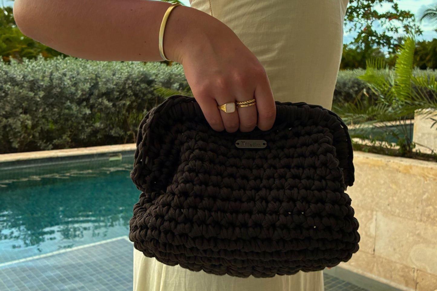 The Clutch - Chocolate Brownie